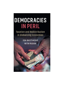 Democracies in Peril - 9781108470483