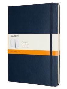 Голям син тефтер Moleskine Classic Blue Sapphire с твърди корици и листа на широки редове - Moleskine - Moleskine - Moleskine - Classic - 8055002855129