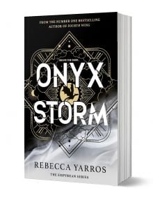 Onyx Storm (The Empyrean, Book 3) - Ребека Ярос, Rebecca Yarros - Жена, Мъж - Piatkus - 9780349437071