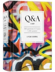 Questions and Answers a Day Graffiti: 5 Year Journal - Potter Gift - Random House USA Inc - 9780593582268